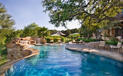 10 Pool Maintenance Tips That