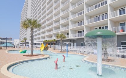 Laketown Wharf Apartments in