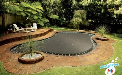 Trampoline | HTH pool care |