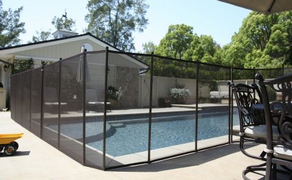 Removable pool fencing in