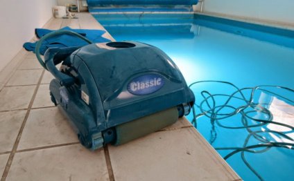 Pool Cleaning Robot