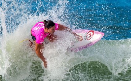 Australians score surfing wins