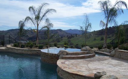 How to maintain a chlorine pool?