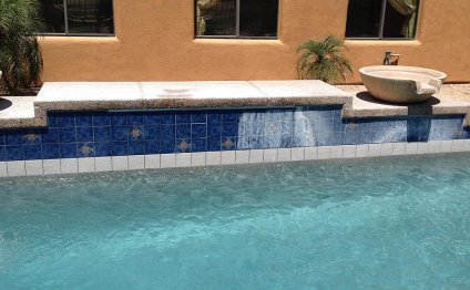 Cleaning Pool Tile