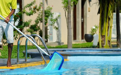 Pool Cleaning Service Near me