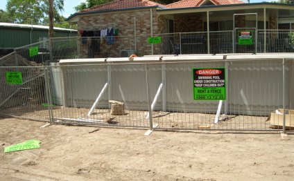 Temporary pool Fence